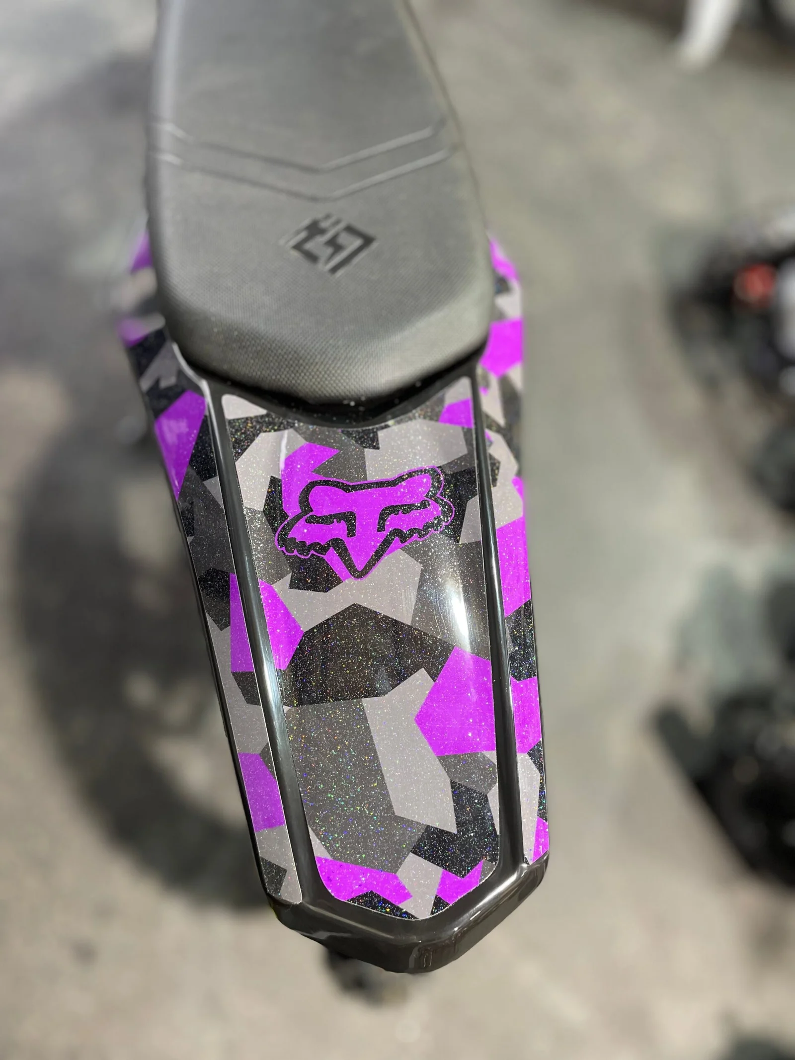 ULTRA BEE FOX RACING FULL COVERAGE GRAPHICS KIT - View 4