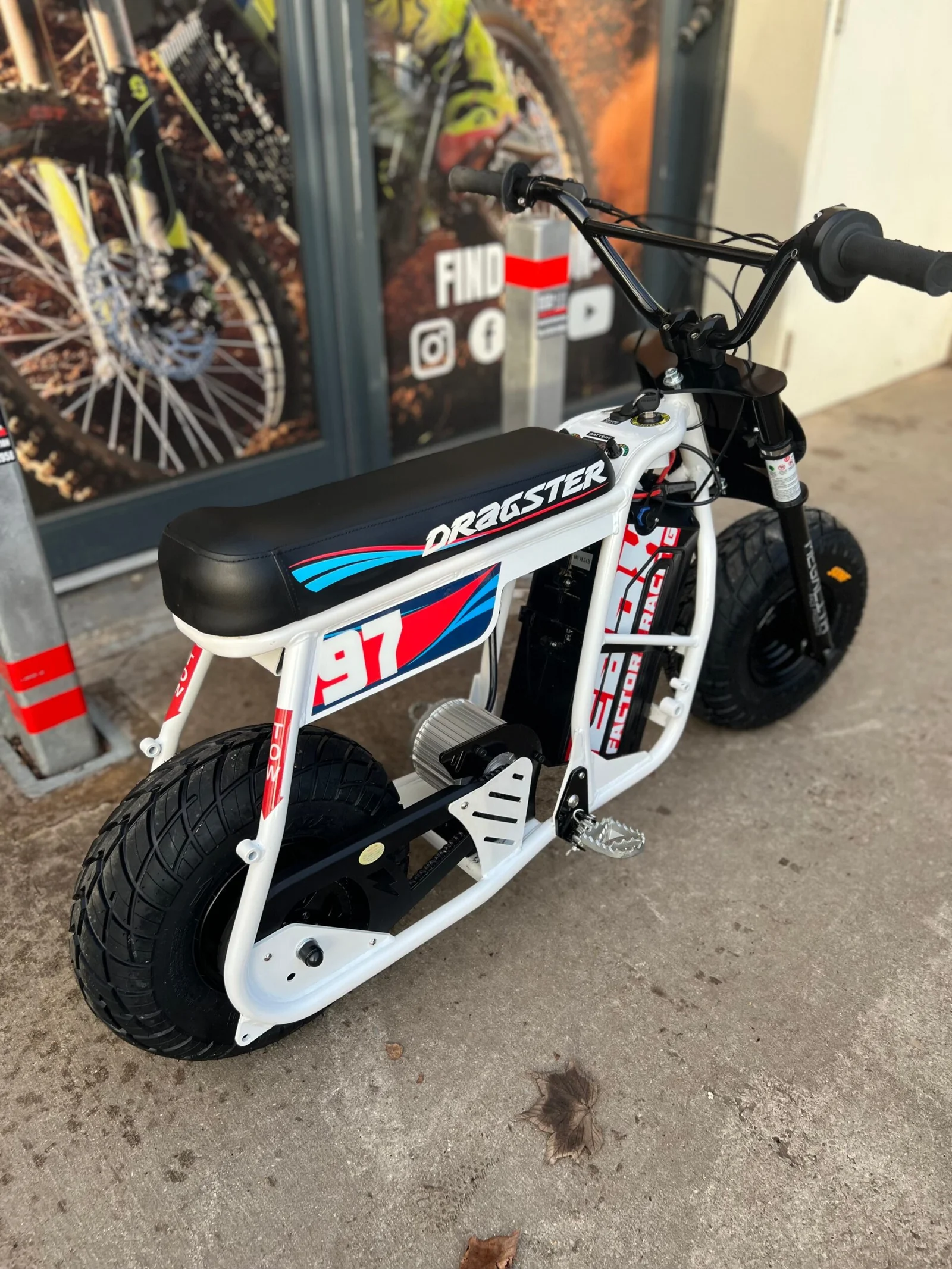 USED WHITE EBOX DRAGSTER - View 3