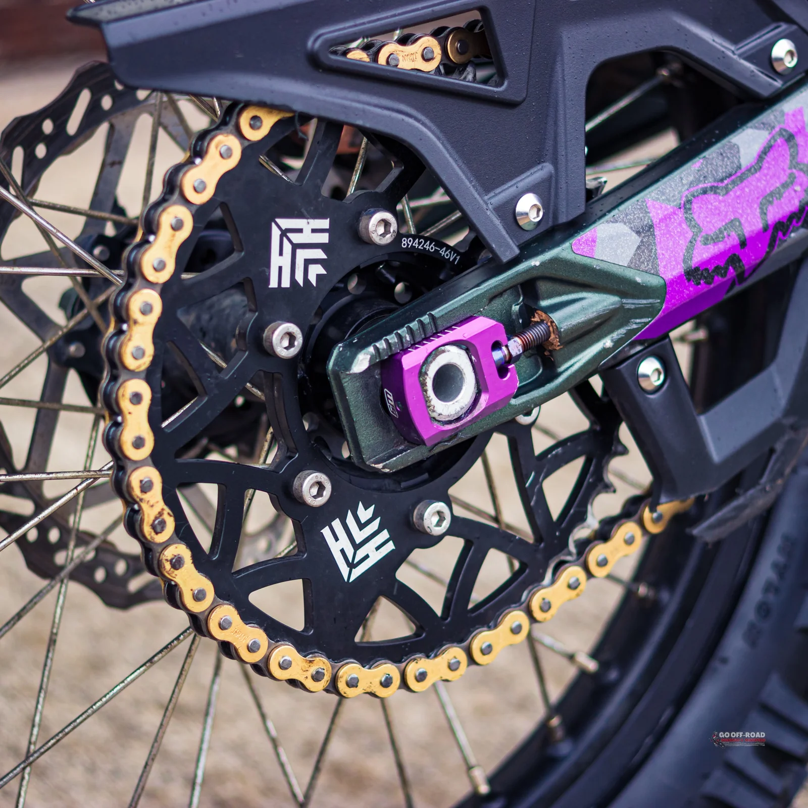 WARP 9 RACING ULTRA BEE AXLE BLOCKS/CHAIN TENSIONERS - View 2